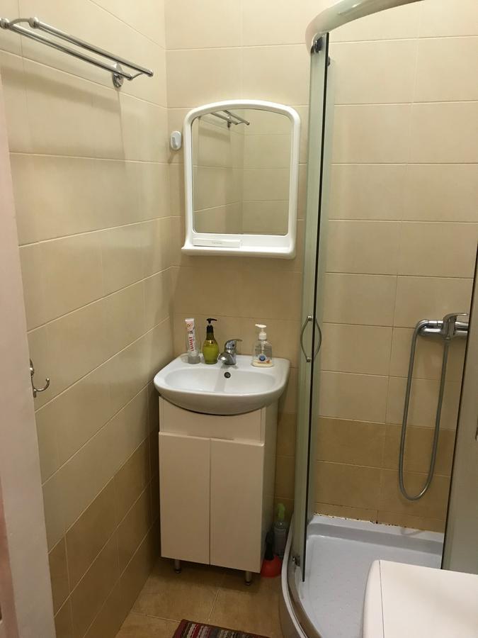 Apartment On Hoholya Street 체르니우치 외부 사진