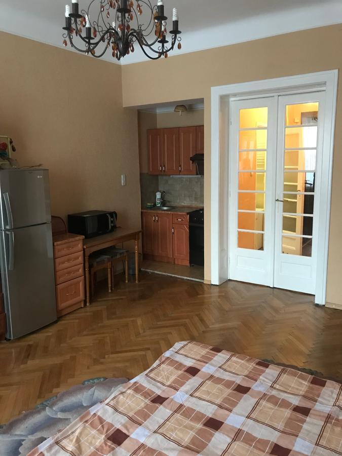 Apartment On Hoholya Street 체르니우치 외부 사진